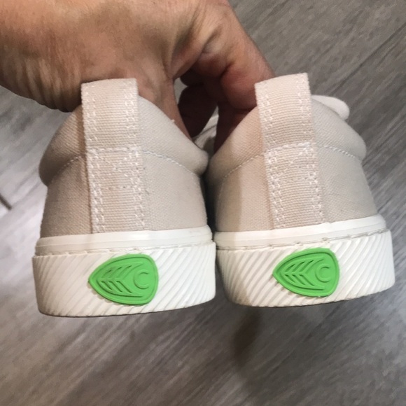 Cariuma Pantone OCA LOW Light Khaki size 8.5 - Picture 4 of 10